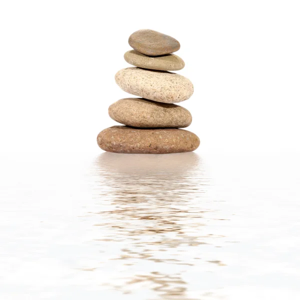 Pebbles stack pattern and reflection — Stock Photo, Image