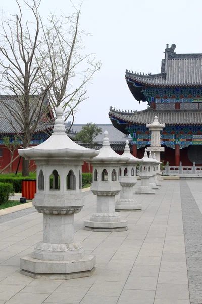 Ancien style de bâtiment en pierre traditionnelle chinoise — Photo