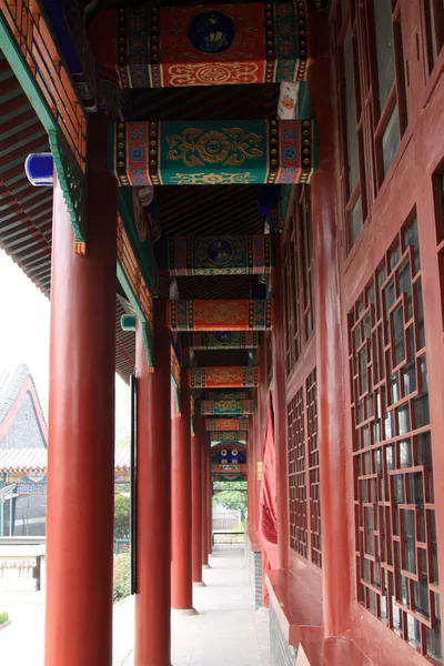 Desenho colorido ou corredor padrão, chinês antigo tradicional — Fotografia de Stock