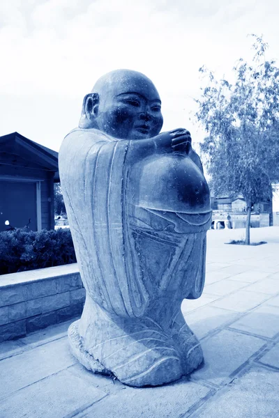 Buddha-Figur in einem Park in einem Tempel — Stockfoto