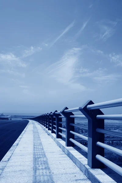 Most tralek — Zdjęcie stockowe