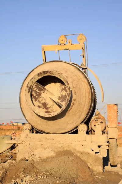 Concrete mixer at the construction site — Stock Photo, Image