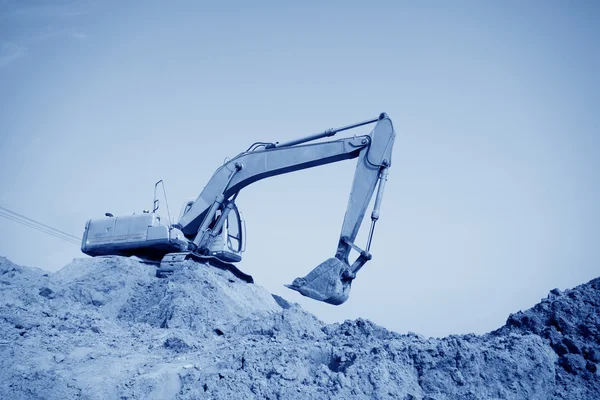 Tractores en una obra de construcción — Foto de Stock