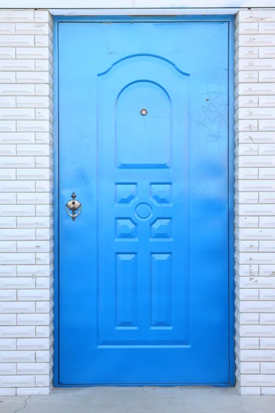 Синій захисні двері — стокове фото