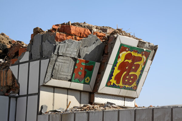 разрушенные стены
