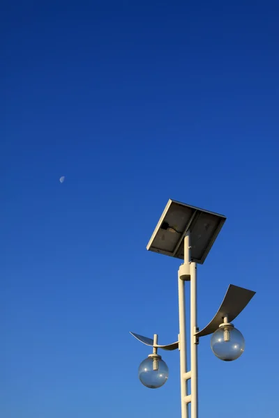 Luzes de rua solares — Fotografia de Stock