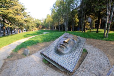 yaratıcı metal heykel tsinghua Üniversitesi kampüsünde beijin