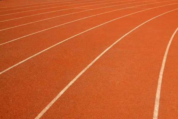 Piste en plastique rouge dans un terrain de sport, à Pékin, Chine — Photo