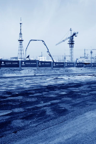 Torre de guindaste no local de construção — Fotografia de Stock