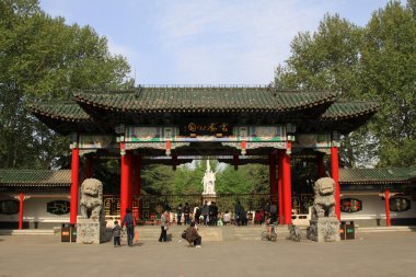 Antik Çin geleneksel mimari girişine park