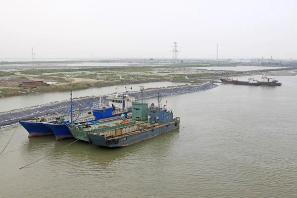 Вантажних суден в Китаї — стокове фото