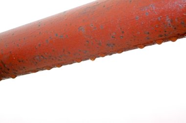 kırmızı çelik boru su damlaları