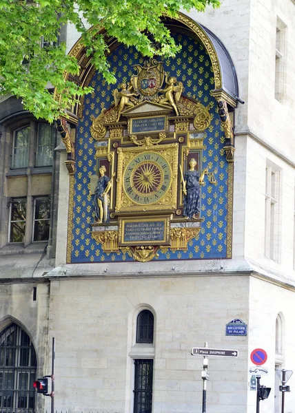 Zegar Wieży Pałacu Sprawiedliwości Paryżu — Zdjęcie stockowe