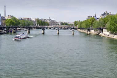 Paris geri dönmek isteyeceğin bir şehir.