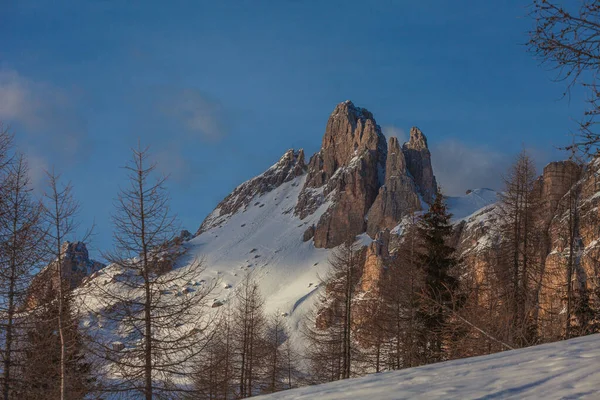 Westwand des Rocchetta Peak im Licht der untergehenden Sonne — Stockfoto