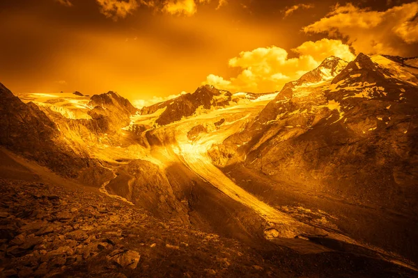 Колір фентезійного ефекту льодовиків Валлелунга Латауфер — стокове фото