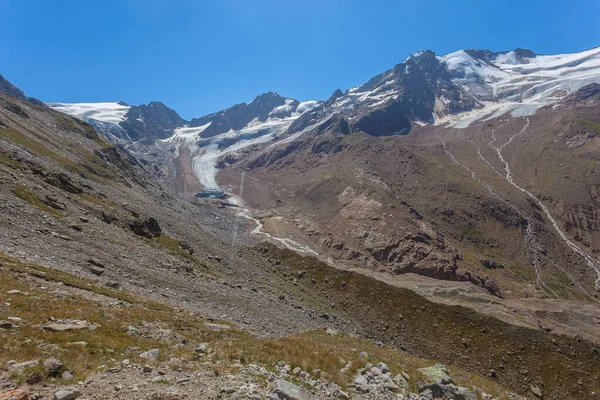 Palla Bianca ve onun büyük buzullarının dağ grubu Panorama