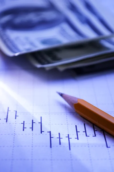 Finansiell analys av kostnader och returnerar — Stockfoto