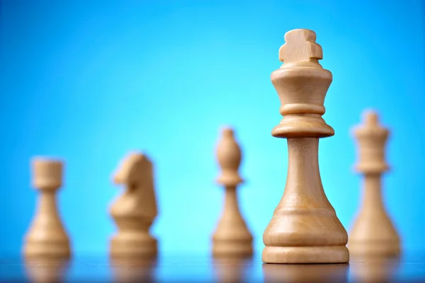 La figura de un rey de ajedrez blanco i —  Fotos de Stock