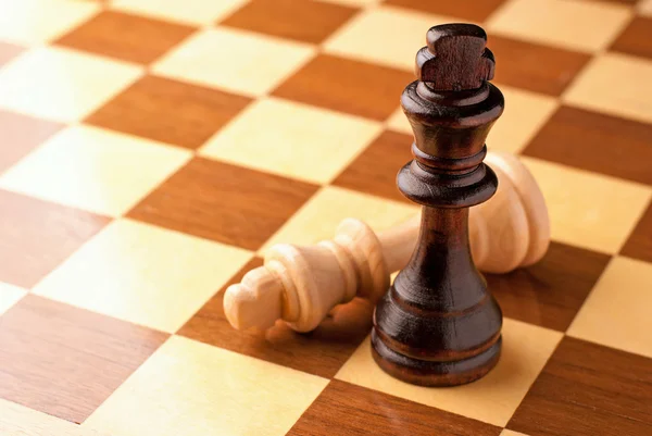 Chess pieces on a chessboard — Stock Photo, Image