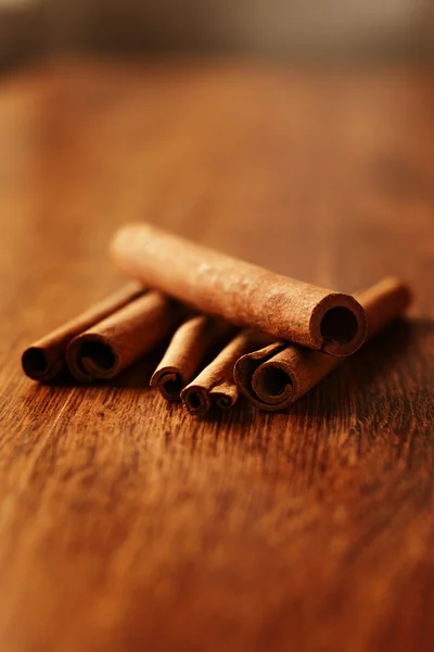 Spicy fresh cinnamon sticks — Stock Photo, Image