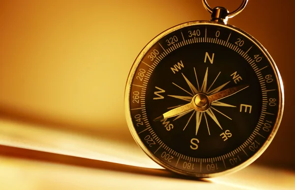 Brass magnetic compass — Stock Photo, Image