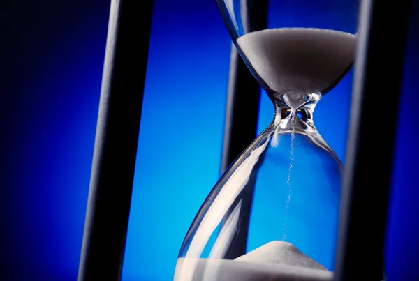 yumurta zamanlayıcı çalışan kum ile