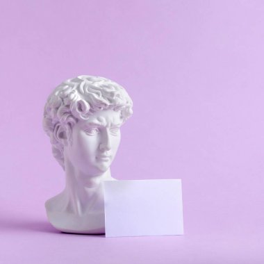 MicheIangelo 'nun vaporwave stili ve kağıt kaplamalı David italy heykeli..