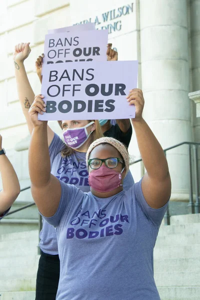 Manifestantes Manifiestan Apoyo Los Derechos Reproductivos Como Parte Marcha Mujeres — Foto de Stock