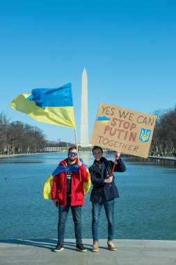 Protestocular 20 Şubat 2022 'de Washington DC' de Ukrayna 'ya destek yürüyüşü yaptılar.