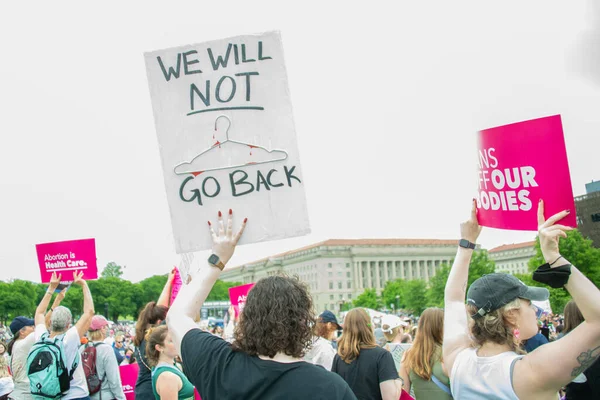 워싱턴 권리를 지지하는 오프우리의 Bans Our Bodies 행진을 벌이고 시위자들은 — 스톡 사진