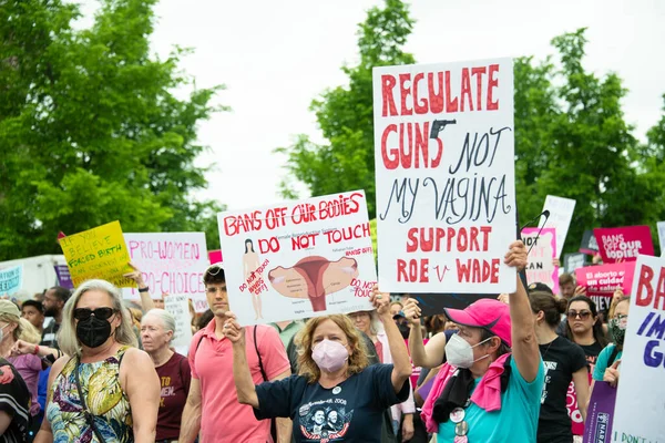 Protesters Gather Bans Our Bodies March Support Abortion Rights May — Stockfoto