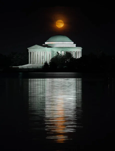 Luna Llena Sobre Monumento Jefferson — Foto de Stock