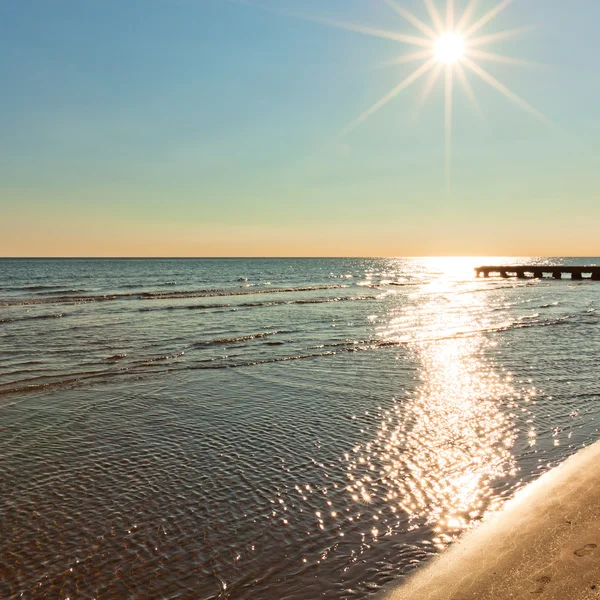 Spiegelung der Sonne auf dem Meer — Stockfoto