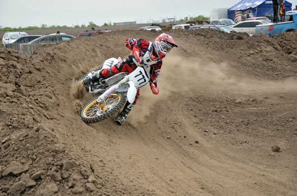 Motocross piloto direcção ponto-em-branco de argila — Fotografia de Stock