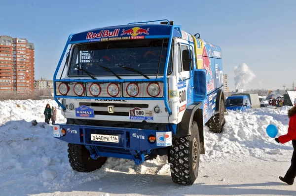 kamaz master kamyon, önünde vurdu