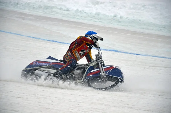 Winter speedway the icy track, turns on knee — Stock Photo, Image