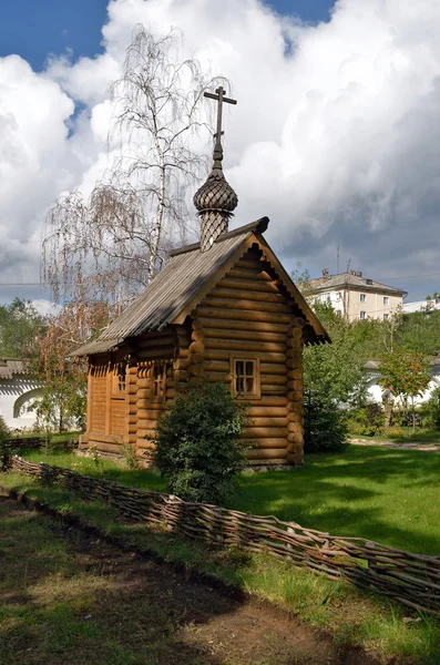 Kristna kyrkan timrade små — Stockfoto