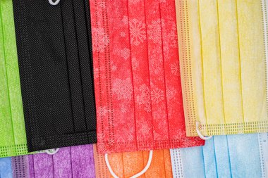 Renkli Cerrahi Maskenin Düzlemlerinin Arkaplanı