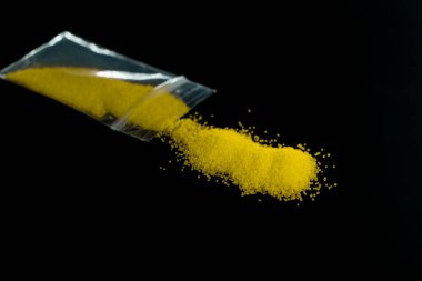 Mavi uyuşturuculu plastik zarf