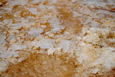 Kireç taşındaki tuz kristalleri, Mavi Göl, Camino Adası, Malta