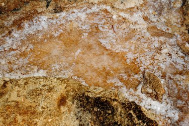 Kireç taşındaki tuz kristalleri, Mavi Göl, Camino Adası, Malta