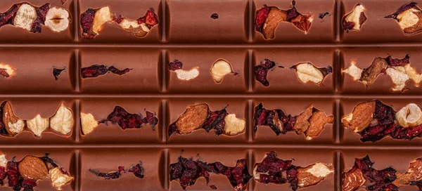 Barras Chocolate Con Leche Con Almendras Avellanas Arándanos —  Fotos de Stock