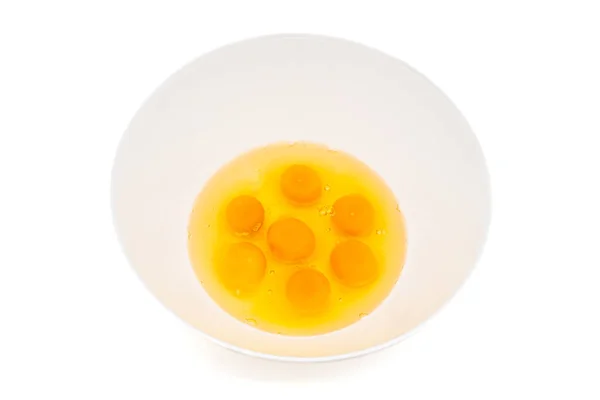 Huevos Crudos Tazón Fondo Blanco —  Fotos de Stock
