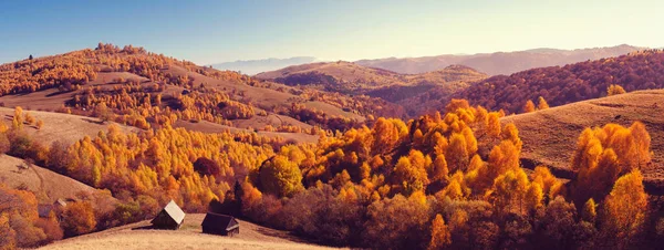 Piękne Jesienne Krajobrazy Rumuńskich Górach Obszar Wsi Fantanele Powiat Sibiu — Zdjęcie stockowe