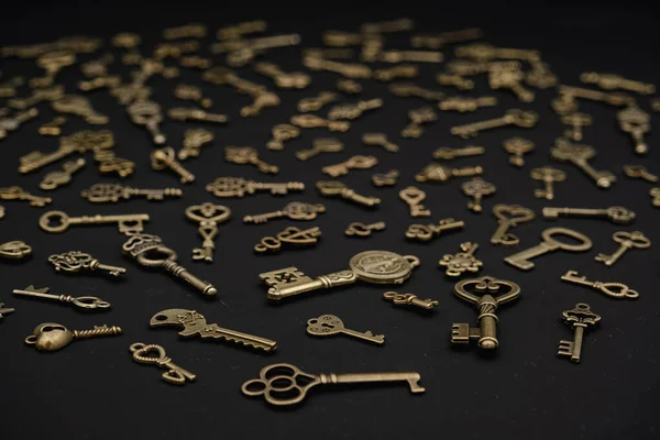 Κλειδιά Χάλκινα Για Ρολόγια Και Κουτιά Θησαυρών Μοναδικά Σχήματα Και — Φωτογραφία Αρχείου