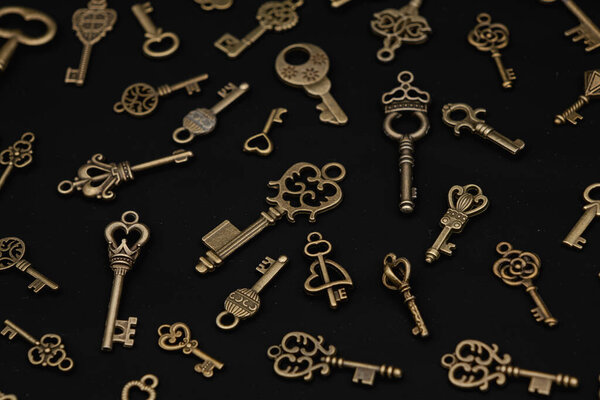 Bronze keys ornamental keys for clocks and treasure boxes with unique shapes and design