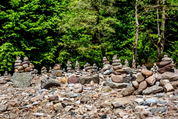 Stones Laid Pyramid River Bank Forest — ストック写真