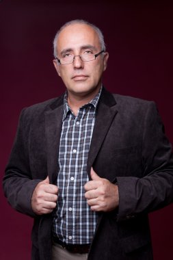 Komuta sizde bardaklarda portresi