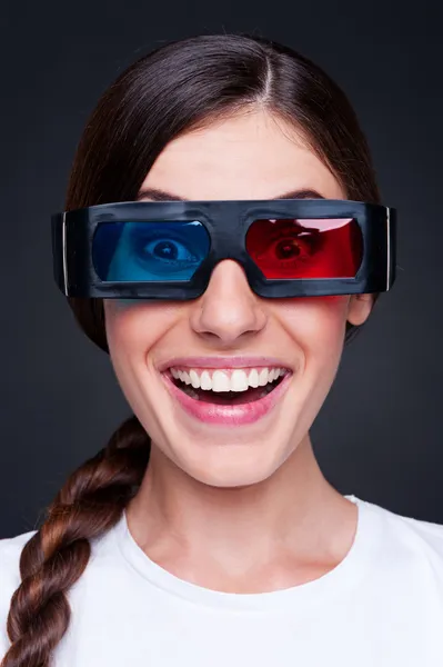 Livlig kvinnan i 3d-glasögon — Stockfoto
